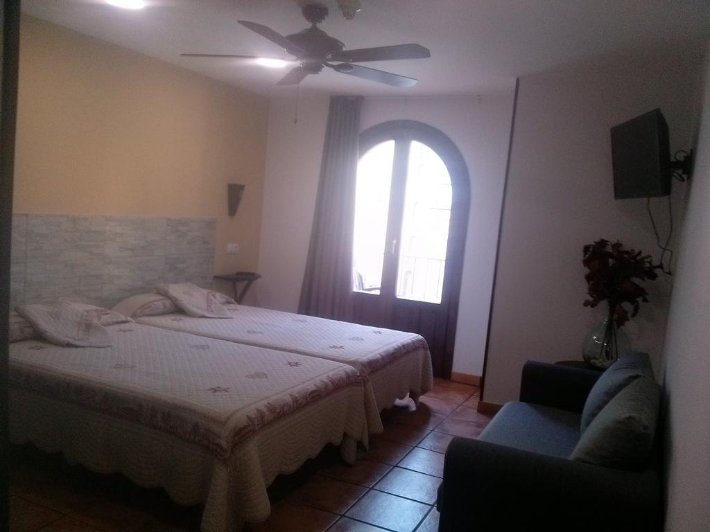 Hostal Suetxe Los Arcos Exterior photo