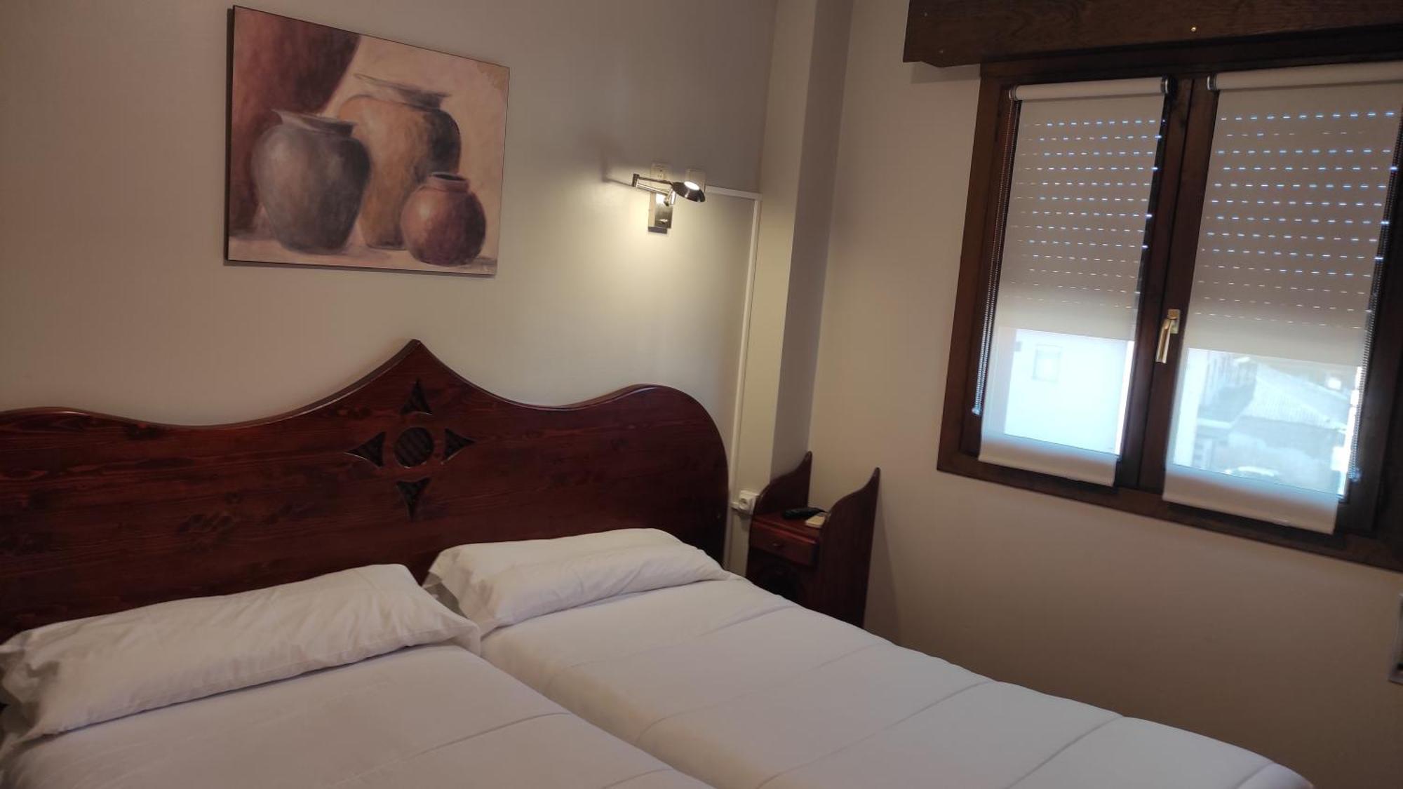 Hostal Suetxe Los Arcos Exterior photo