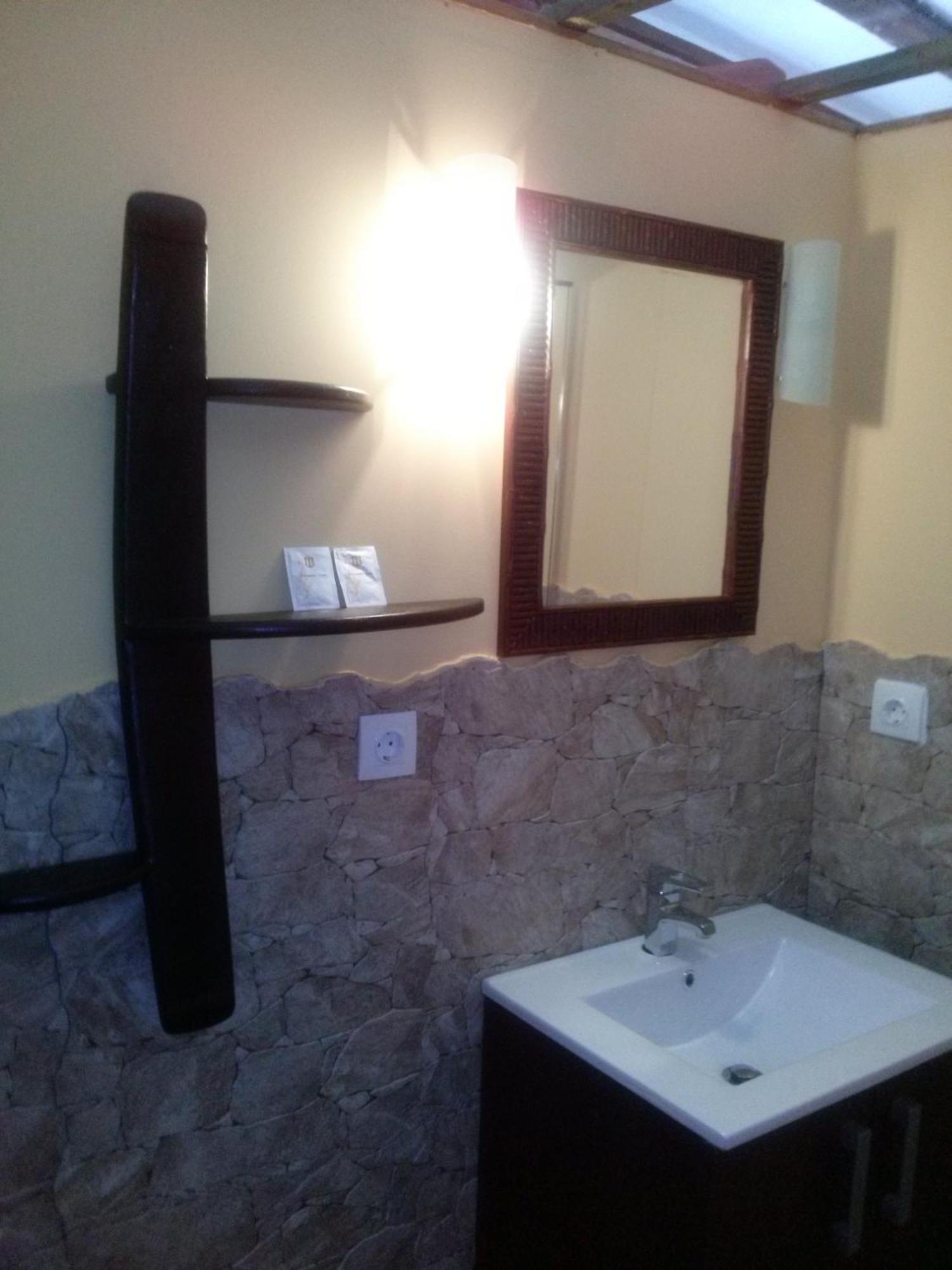 Hostal Suetxe Los Arcos Exterior photo