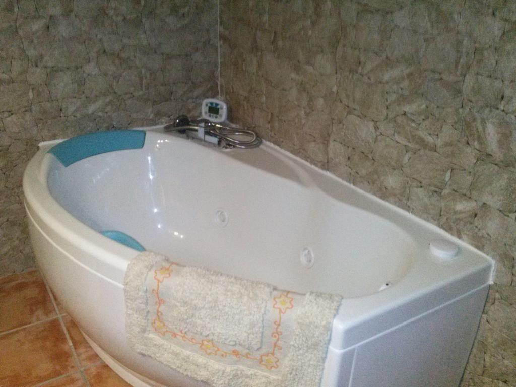 Hostal Suetxe Los Arcos Exterior photo